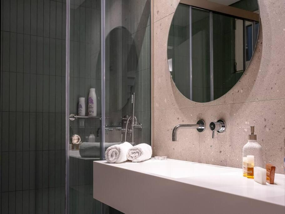 Iris Luxury Apartment At The Heraklion Center Bagian luar foto