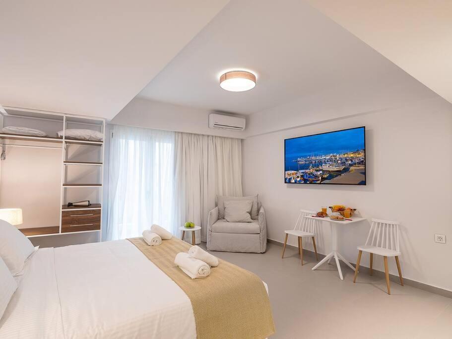 Iris Luxury Apartment At The Heraklion Center Bagian luar foto