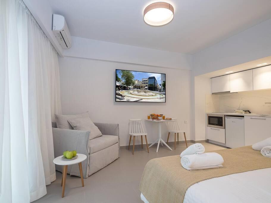 Iris Luxury Apartment At The Heraklion Center Bagian luar foto
