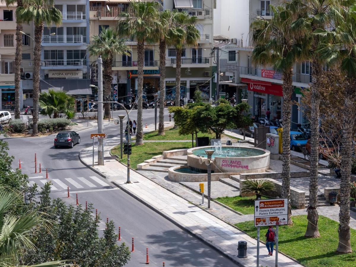 Iris Luxury Apartment At The Heraklion Center Bagian luar foto